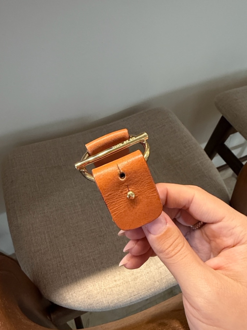 UNO de 50 Cognac Leather Bracelet with Gold Toggle - Picture 3 of 3